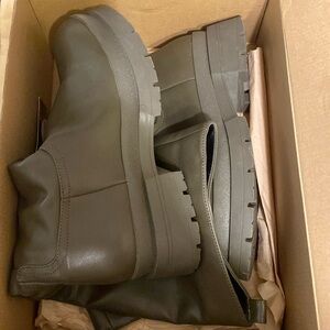 Army green knee high boots size 39/8.5